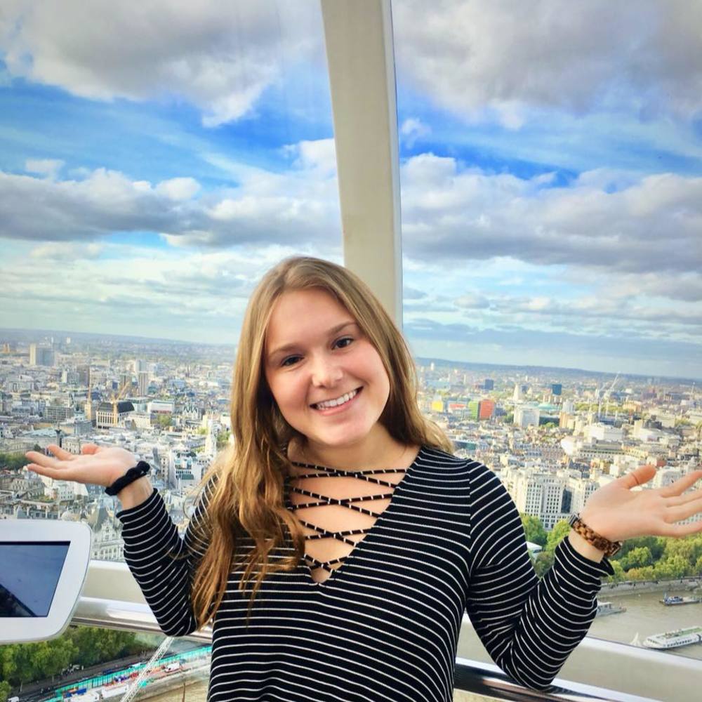 Meet your Posher, Alyssa